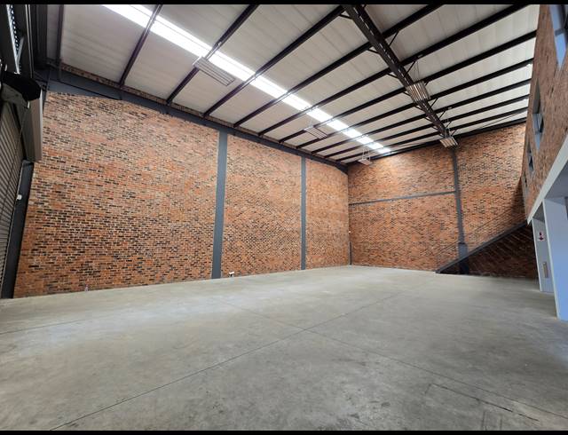 430M² WAREHOUSE TO LET IN TUNNEY